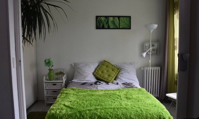 Diderot Apartment | Bright Apartment Steps from Bois & Château de Vincennes