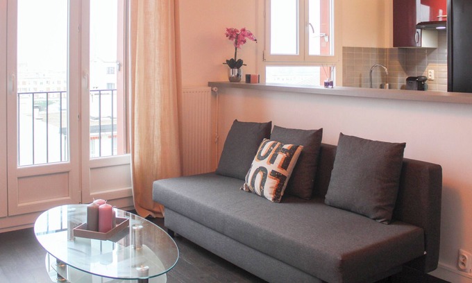 Romainville Apartment | Bright Apartment in Romainville: Family & Wheelchair Access