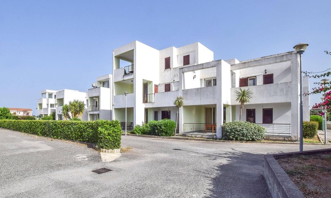 Isca Marina Apartment | Bright apartment with sea view, located on the east coast of Calabria.
