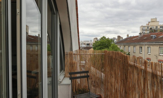 Parc-de-Montsouris Apartment | Inviting Apartment with Balcony and Family-Friendly Amenities