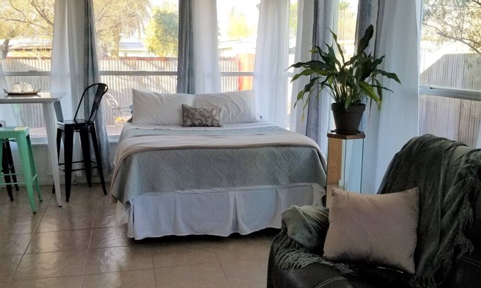 Palo Verde House | Bright Arizona Sunroom: Pet Friendly & Near UofA