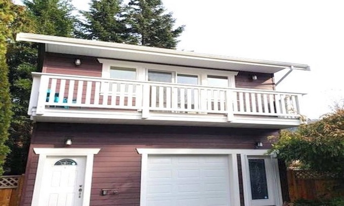 Brackendale Apartment | Bright, Beautiful Guesthouse in Sunny Brackendale