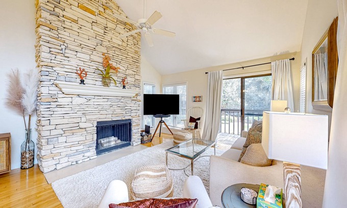 Kiawah Island Villa | Pet-Friendly Retreat with Ocean View & Screened Porch