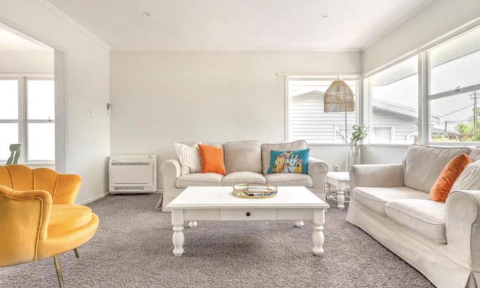 Forrest Hill House | Central Home with Exceptional Ratings for Families