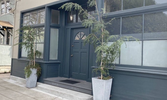 Southwest Berkeley Apartment | Modern Retreat: Perfect for Work or Getaway, Pet Friendly
