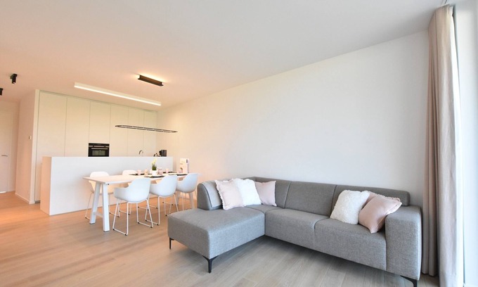 De Panne Apartment | Oceanfront Apartment with Breathtaking Views - Guest Rated 10/10