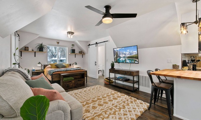 Timnath Apartment | Cozy Studio in Timnath: Pet-Friendly & Steps from Brewery