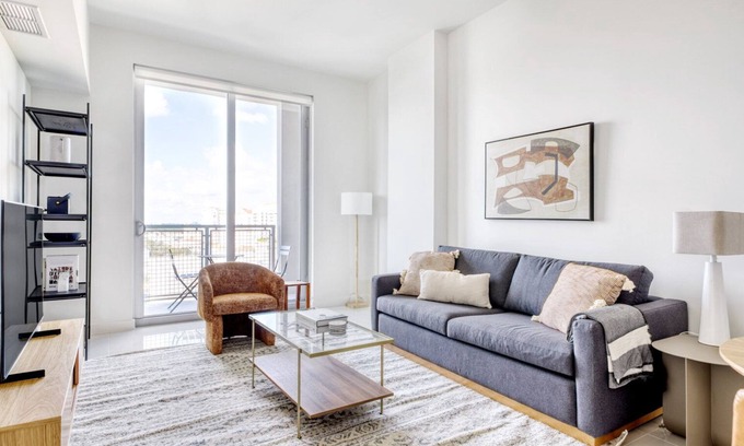 Coral Way Apartment | Bright Coral Gables 1BR with Pool near Miracle Mile