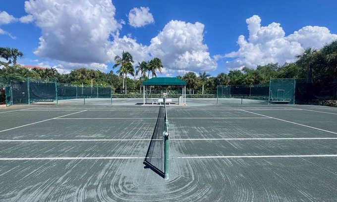 Park Shore Condo | Picturesque Corner Unit with Gulf Views and Family Amenities
