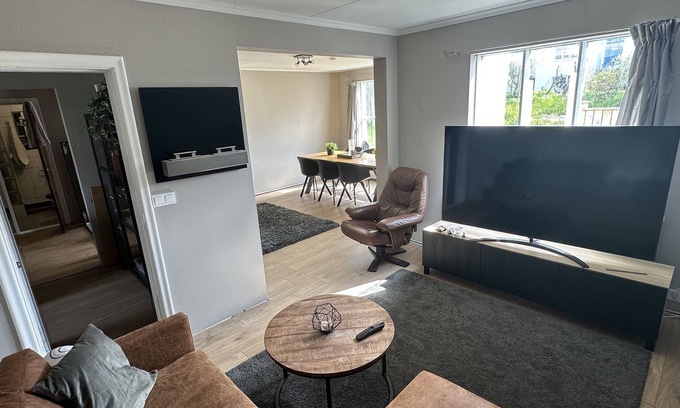 Haaleiti Apartment | Cozy Home in Reykjavík with Pet-Friendly Amenities