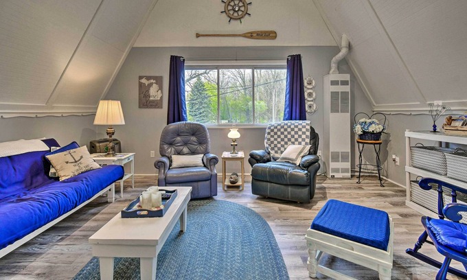 Algonac Apartment | Bright & Cozy A-Frame Studio: Steps to River!