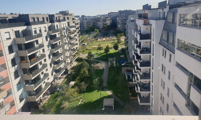 Donaustadt Apartment | Cozy Home Near Metro U1 and U6 - Pet Friendly Stay