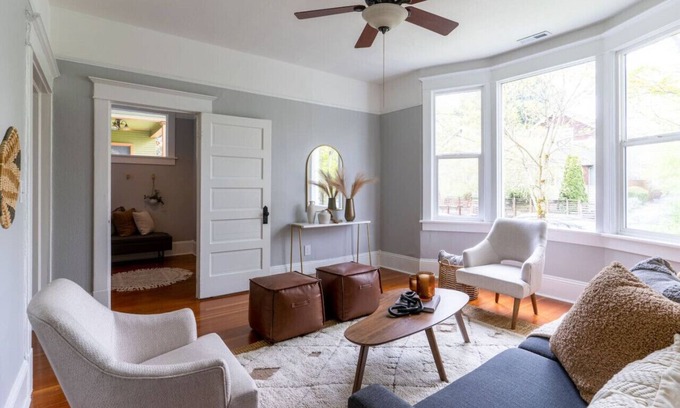 Minor House | Walkable Urban Retreat in Central District with Yard & Spa