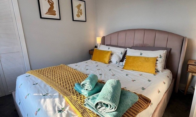 Wimborne Apartment | Bright, first floor, one bedroom flat in Wimborne.