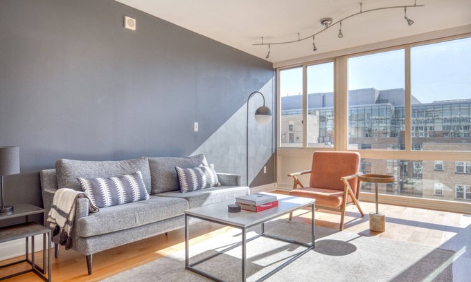 Foggy Bottom Apartment | Bright Foggy Bottom 1BR with Pool & Gym Near World Bank