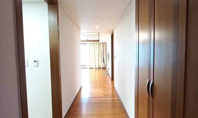 Banpo-dong Apartment | Bright Gangnam Apartment with Family-Friendly Amenities