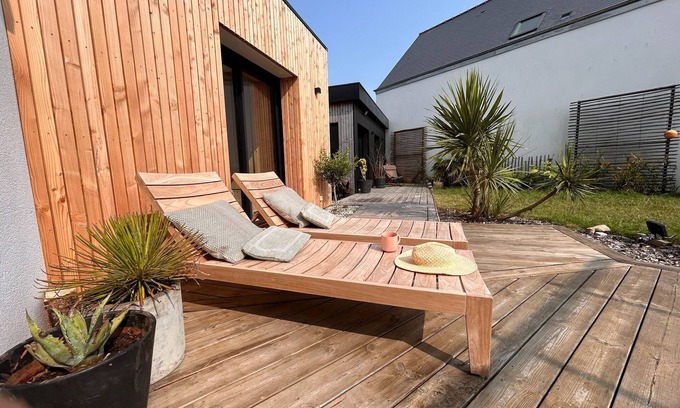 Plouharnel House | Bright house close to the ocean and surf spots ideal for families