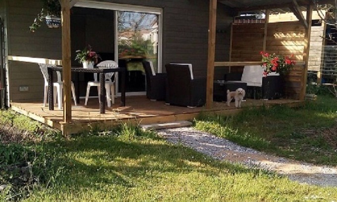 Saubion House | Bright House: Pet-Friendly Haven by the Sea and Forest