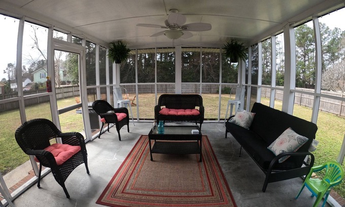 Jacksonville House | Cozy Escape with Fire Pit & Oceanfront Views