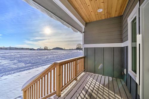 La Conner Apartment | Inviting La Conner Escape with Breathtaking Mountain Views