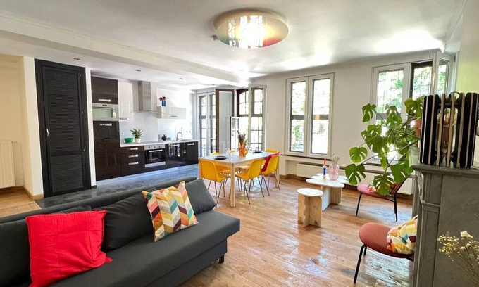Liege Apartment | Bright loft in the heart of Paris