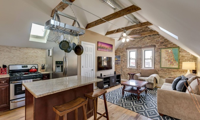 West Bucktown Apartment | Bright & Lofty Bucktown 1BR by AllSet Turnover