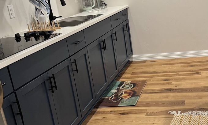 Hobart House | Family-Friendly Suite Near Lambeau Field with Hot Tub