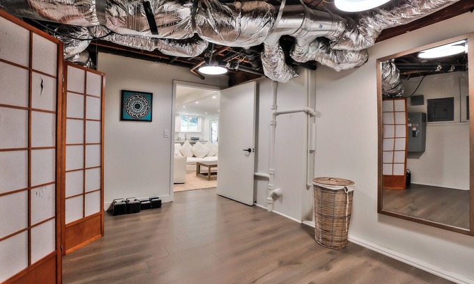 Portola Valley House | Modern Portola Valley Home with Hot Tub & Family Amenities
