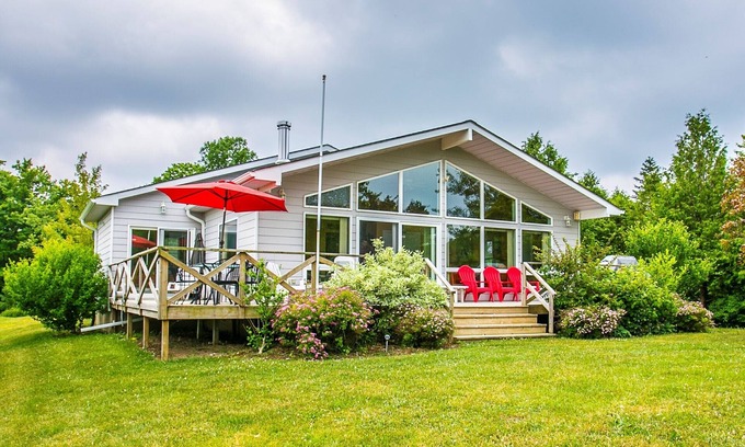 Bluewater Cottage | Bright Modern Cottage with Pool and Ocean View Near Bayfield
