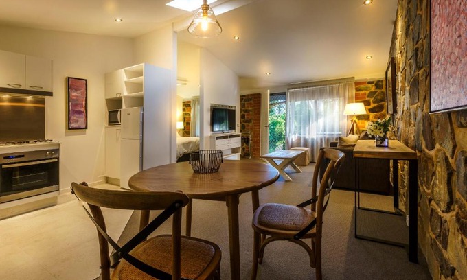 Bright Apartment | Inviting Mystic Valley with Oceanfront Pool and Spa