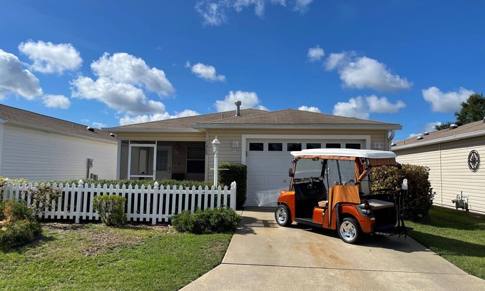 Lynnhaven House | Ideal 2 Bdrm Villa with Kitchen, Pool & Golf Cart Access