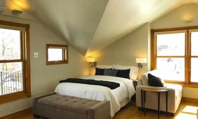 Central Boulder Apartment | Cozy Pool Suite Steps from Pearl Street in Downtown