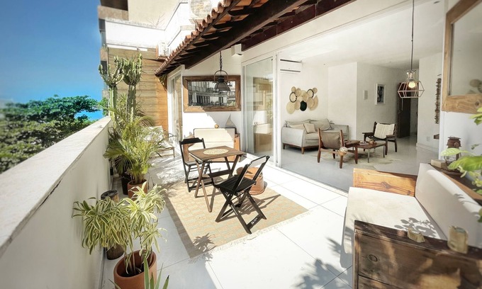 Ipanema Apartment | Bright Penthouse Steps from Posto 9 with Ocean View