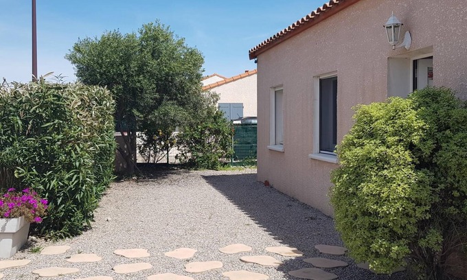 La Palme House | Beautiful Villa with Ocean Views, 5 Minutes from the Beach