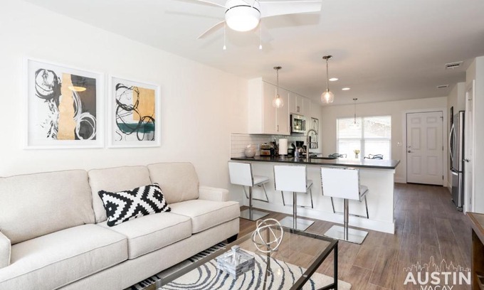 Parker Lane Apartment | Bright Space Near Top Beer Gardens and Coffee Shops
