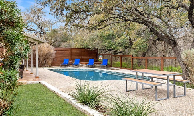West Oak Hill House | Inviting Pool and Pet-Friendly Stays at The Plunge - Portoro