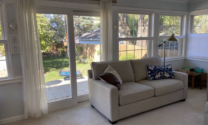 Bowman House | Family-Friendly 4 Bedroom Home with Kitchen & Perfect Rating