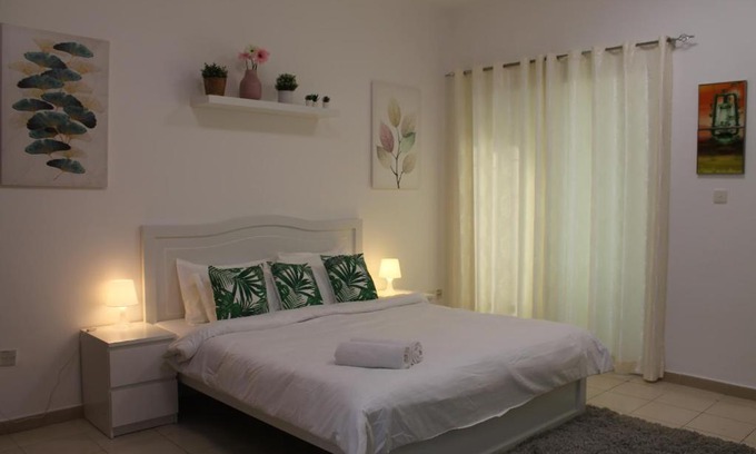 International City Apartment | Bright and Cozy Studio Apartment - Family Friendly Stay