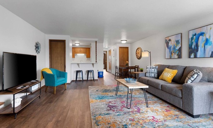 Green Bay Apartment | Bright Apartment with King Bed, Workspace & Family-Friendly Amenities
