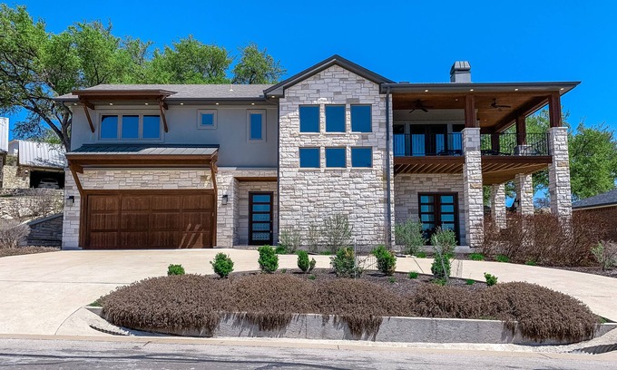 Point Venture House | Family-Friendly Retreat with Lake Views & Firepit