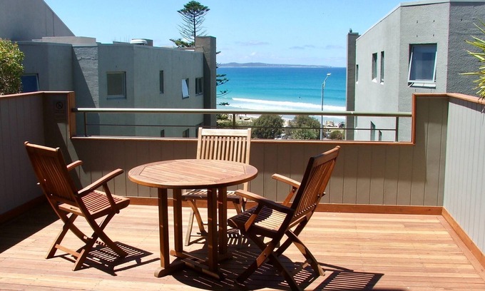 Lorne Apartment | Ocean View 2 Bedroom Apartment Steps from the Beach