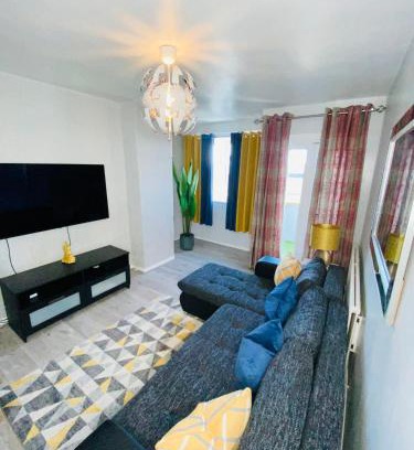 Livesey Apartment | Modern 2-Bedroom Apartment with Amazing Views & Family-Friendly