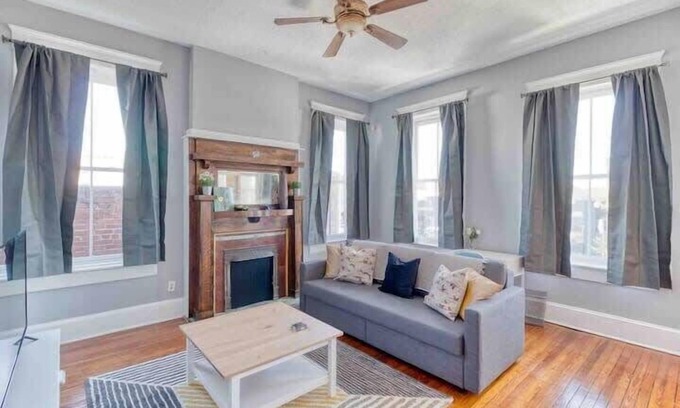 Springfield Apartment | Bright Property with Pet-Friendly Amenities and Breakfast