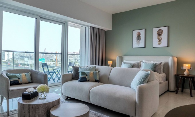 Al Raha Beach Apartment | Bright Studio with Balcony, Pool & Gym – Near Yas Attractions