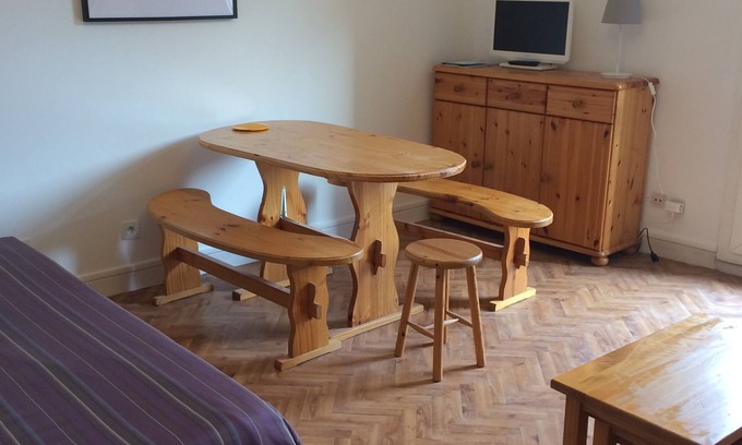 La Bourboule Apartment | Cozy Studio with Balcony & Wifi in Town Center