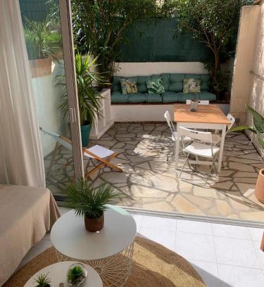 Saint-Aygulf Apartment | Bright Studio with Terrace - Family & Pet Friendly Retreat