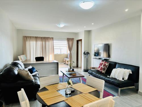 Swakopmund Apartment | Modern Retreat in City Centre Swakopmund with Breakfast