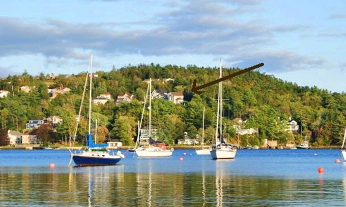 Bedford Apartment | Bright B&B with Kitchen and Breakfast by Bedford Basin