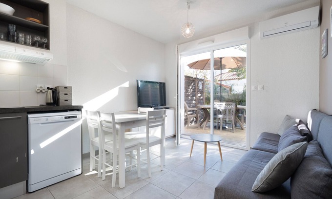 Valras-Plage Villa | Bright villa 4 ppl, garden, close to the sea