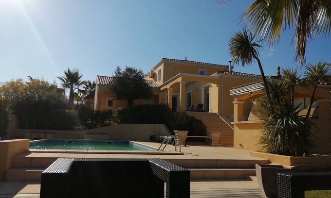 Valros Villa | Bright Villa with Private Pool Near Pézenas - 9.2 Rated